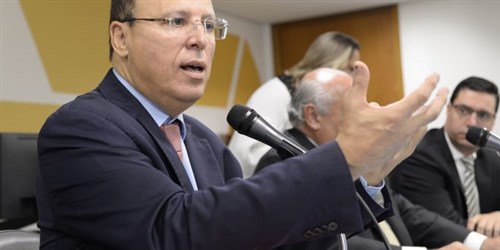 ENERGIA LIMPA: Burocracia dificulta o avanço da geração de energia renovável ENERGIA LIMPA: Burocracia dificulta o avanço da geração de energia renovável