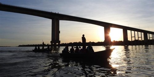 VELHO CHICO | JANUÁRIA: Romaria de barcos marca evento de luta pela revitalização VELHO CHICO | JANUÁRIA: Romaria de barcos marca evento de luta pela revitalização
