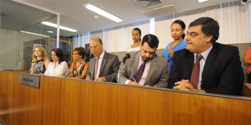 PEC que garante mulher na Mesa da ALMG tem parecer favorável PEC que garante mulher na Mesa da ALMG tem parecer favorável
