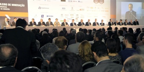 Setor movimenta US$ 38 bilhões anuais no País Setor movimenta US$ 38 bilhões anuais no País