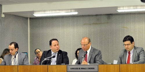ENERGIA ELÉTRICA: “Ideal é aliar universalização com energia limpa”, ressalta Gil Pereira ENERGIA ELÉTRICA: “Ideal é aliar universalização com energia limpa”, ressalta Gil Pereira
