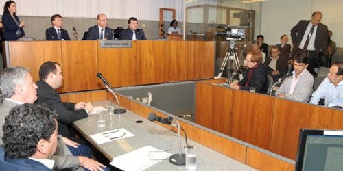 Energia elétrica cara: irrigantes da área mineira da Sudene e do Norte de MG temem ‘quebra’ do setor Energia elétrica cara: irrigantes da área mineira da Sudene e do Norte de MG temem ‘quebra’ do setor