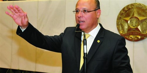 Deputado Gil Pereira exerce sexto mandato consecutivo na ALMG Deputado Gil Pereira exerce sexto mandato consecutivo na ALMG