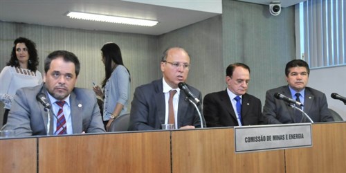 Gil Pereira: “Minas e Energia fará audiência em Montes Claros e visita a projetos de energia solar em Jaíba” Gil Pereira: “Minas e Energia fará audiência em Montes Claros e visita a projetos de energia solar em Jaíba”