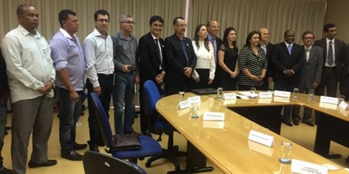 NORTE DE MINAS | CODEVASF: Dep. Gil Pereira promove encontro entre prefeitos e Kênia Marcelino: revitalização do Velho Chico e saneamento NORTE DE MINAS | CODEVASF: Dep. Gil Pereira promove encontro entre prefeitos e Kênia Marcelino: revitalização do Velho Chico e saneamento